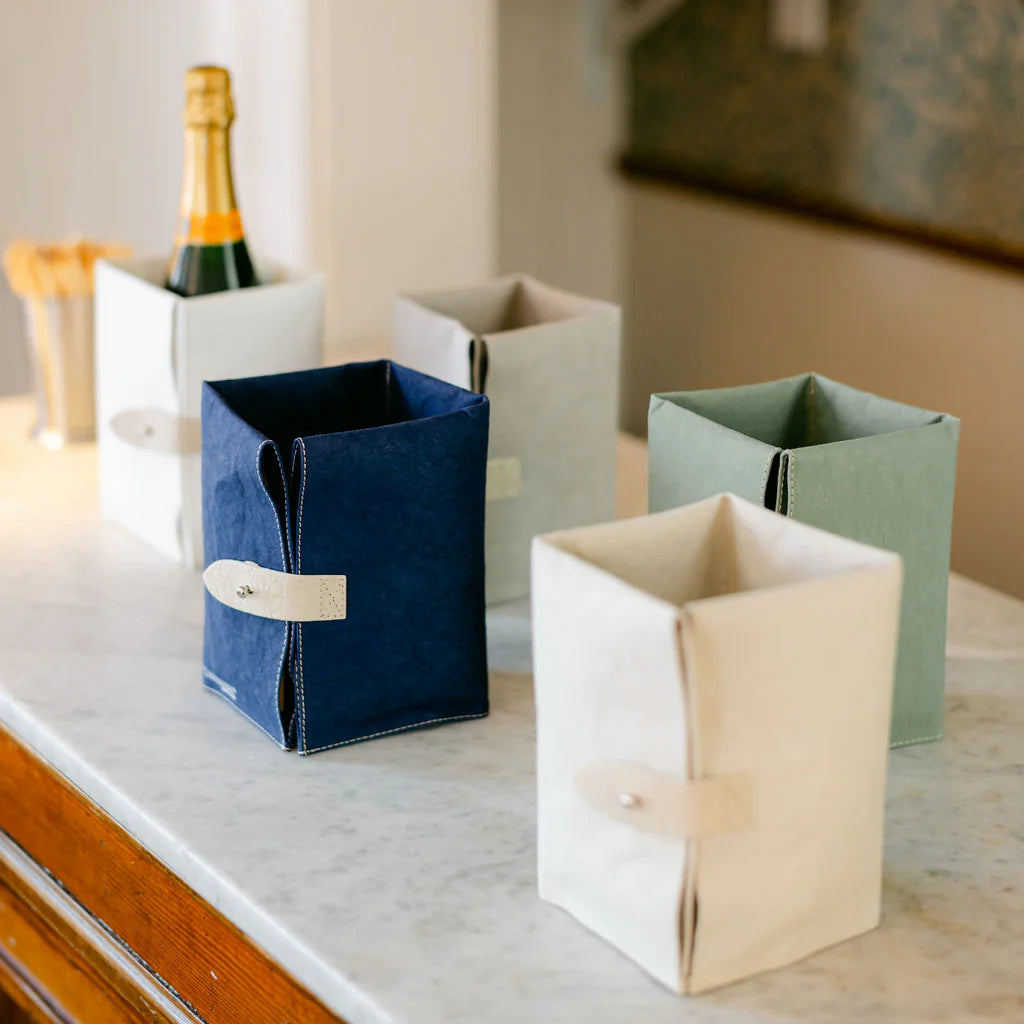 ICE-CUBE BEVERAGE CHILLER