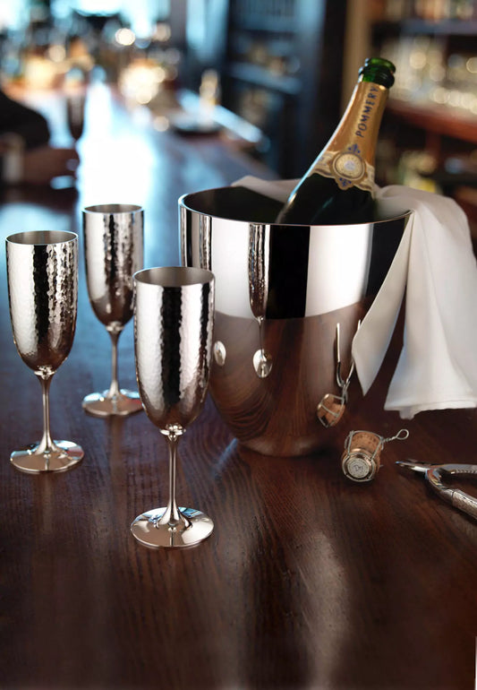 Martelé Champagne Gift Set (90g silverplated)