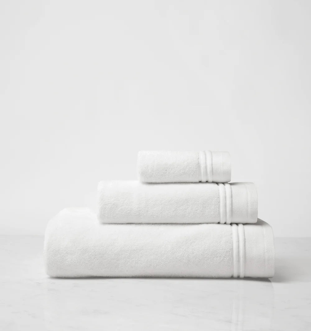 Aura Nuova Hand Towel